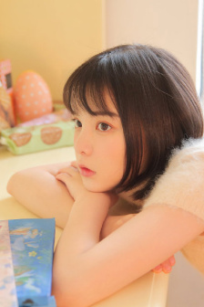 女孩头像只留身材
